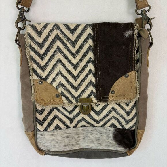 Myra Bag Grey Zig Zag with Fur Detail Flap Closure Crossbody Purse - Picture 2 of 10